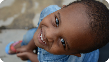 رعاية الأيتام وتمكين المجتمع